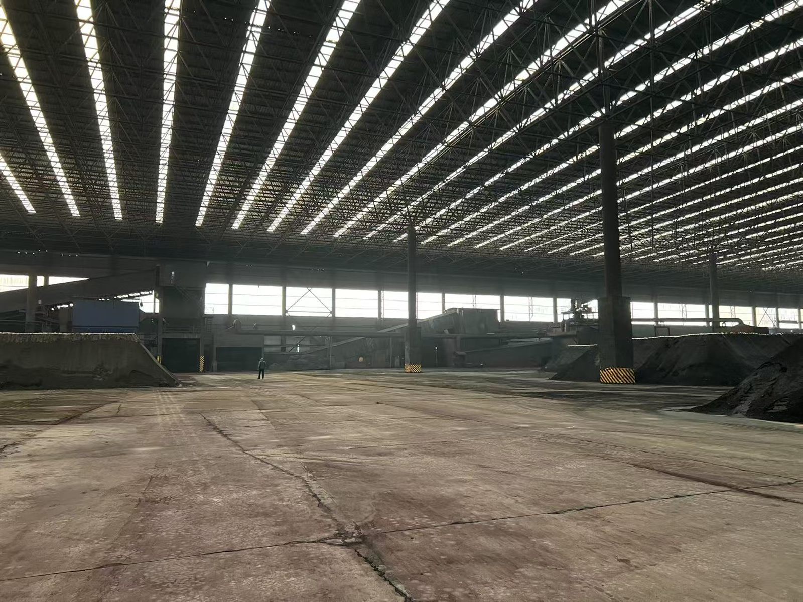 临汾大发洗煤厂封闭仓储作业空间实拍